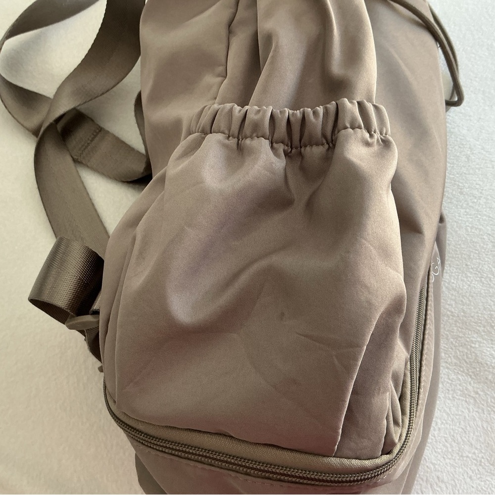 Beyond Yoga Taupe Carryall Backpack. - Picture 9 of 11